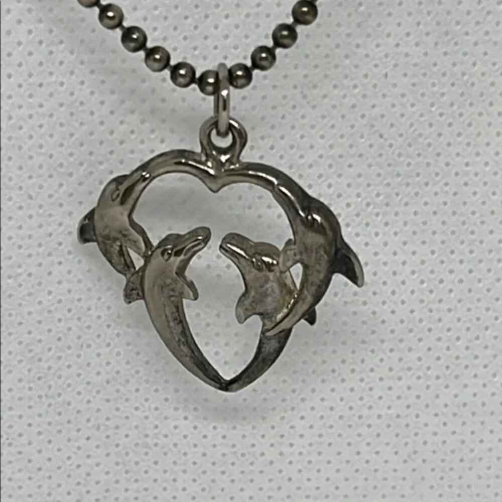 Final Price Vintage 90’s Elegant Silver Dolphin Heart Necklace